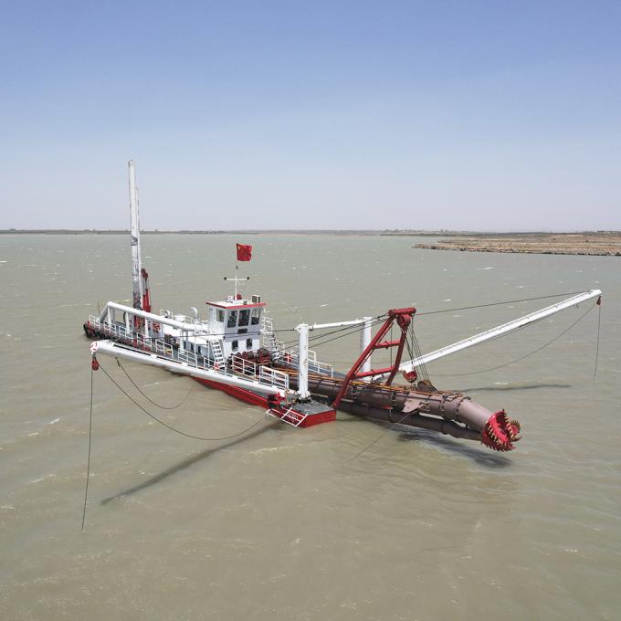 Close-up of cutter suction 浚渫船 components