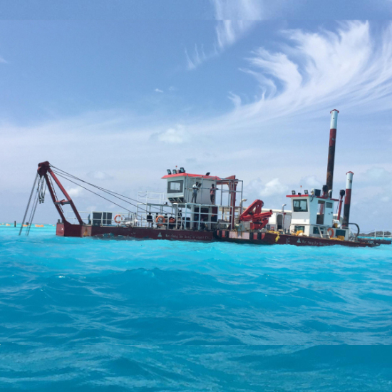 Sea sand reclamation China river 浚渫船 in working site