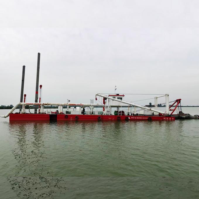 Sand Pumping 浚渫船 in Operation