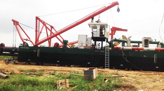 JMD450 浚渫船 working at site